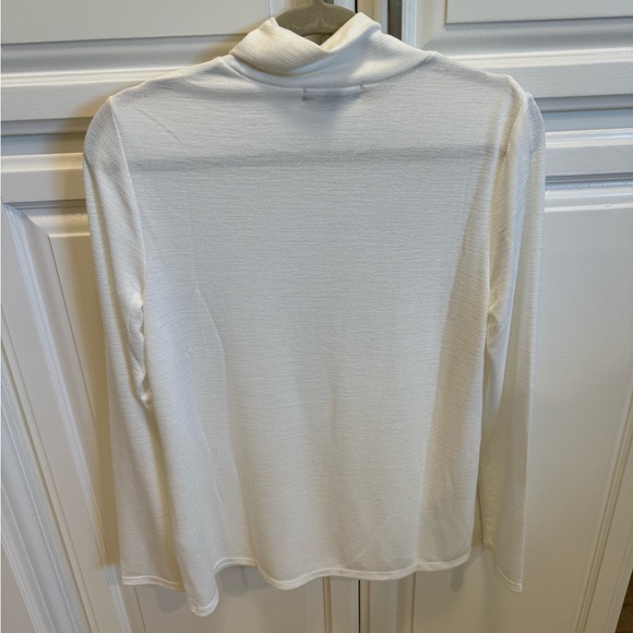 Banana Republic light turtleneck - Picture 2 of 4
